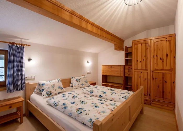 Schmeisshof Taxacher Johann Und Renate