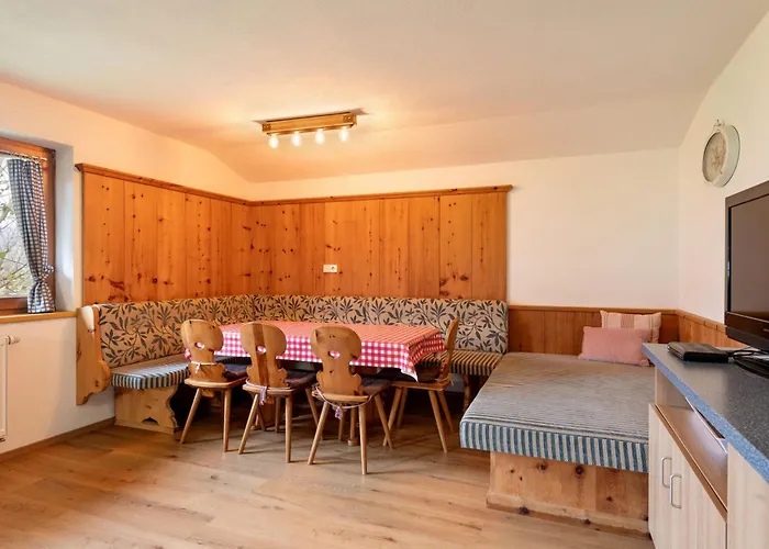 Apartment Schmeisshof Taxacher Johann Und Renate *