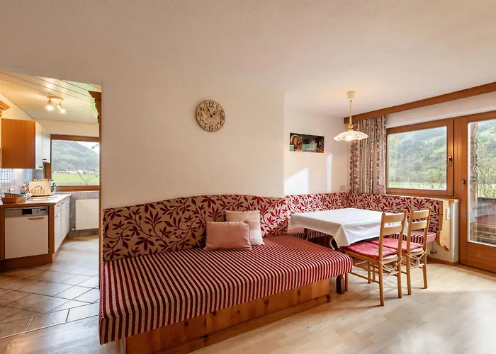 Schmeisshof Taxacher Johann Und Renate