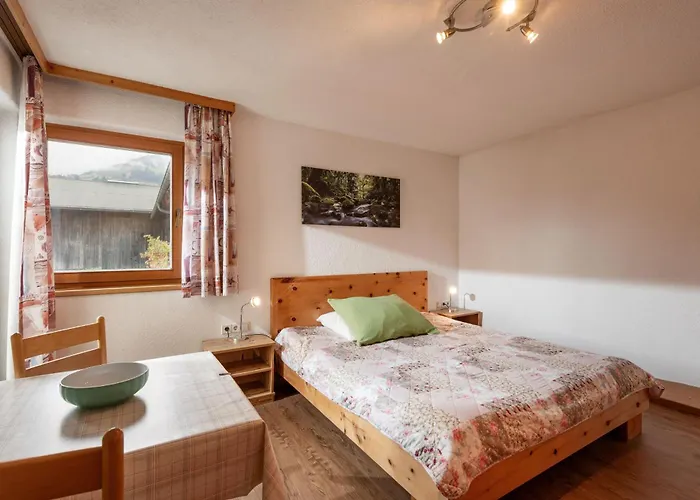 Schmeisshof Taxacher Johann Und Renate *