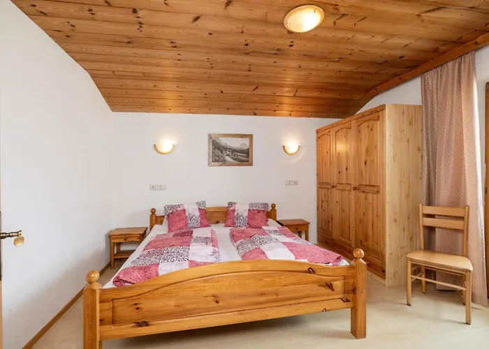 Schmeisshof Taxacher Johann Und Renate *