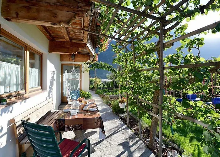 Schmeisshof Taxacher Johann Und Renate * Fügen